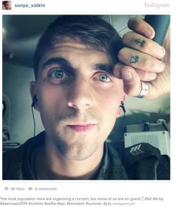 article-2711722-2026063E00000578-434_634x734